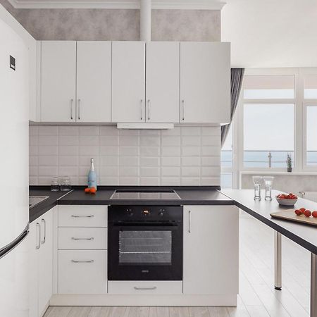 Sea & Sky Apartments Odesa Habitación foto
